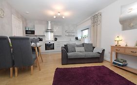 Dairy Cottage Dog Friendly Cottage With Private Courtyard And Wood Burner In Dumfries And Galloway - Contractors Welcome